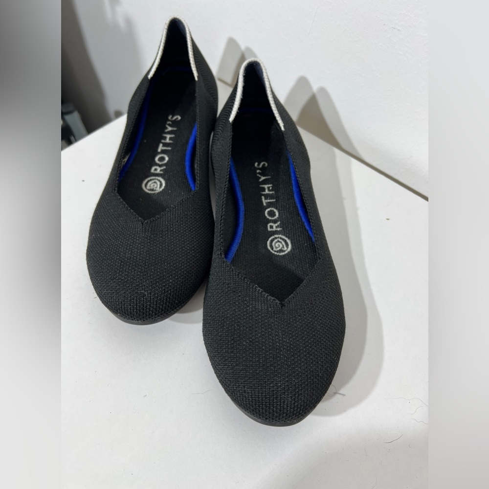 Black Rothy’s ballet flats